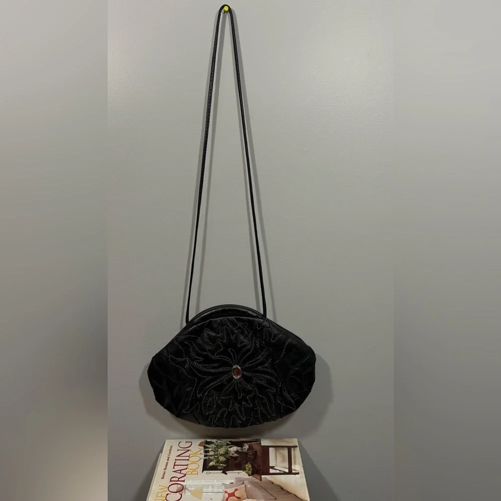 Elegant Vintage Black Quilted Women's Leather Bag